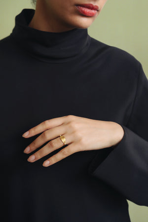 Laurus Ring with Diamonds