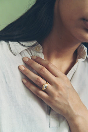 Oval Diamond Capsa Ring