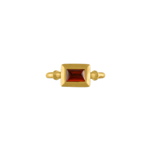 Garnet Capsa Ring